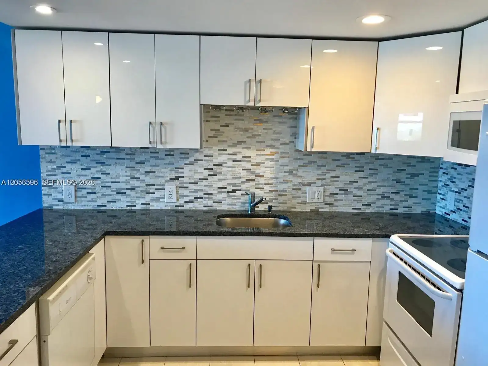 13155 Ixora Ct # 907, North Miami FL 33181 photo 3