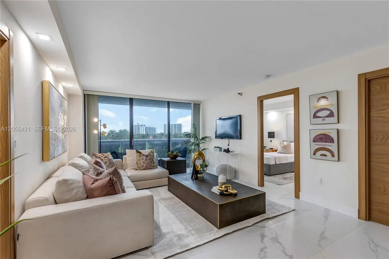 20505 E Country Club Dr # 532, Aventura FL 33180 photo 3