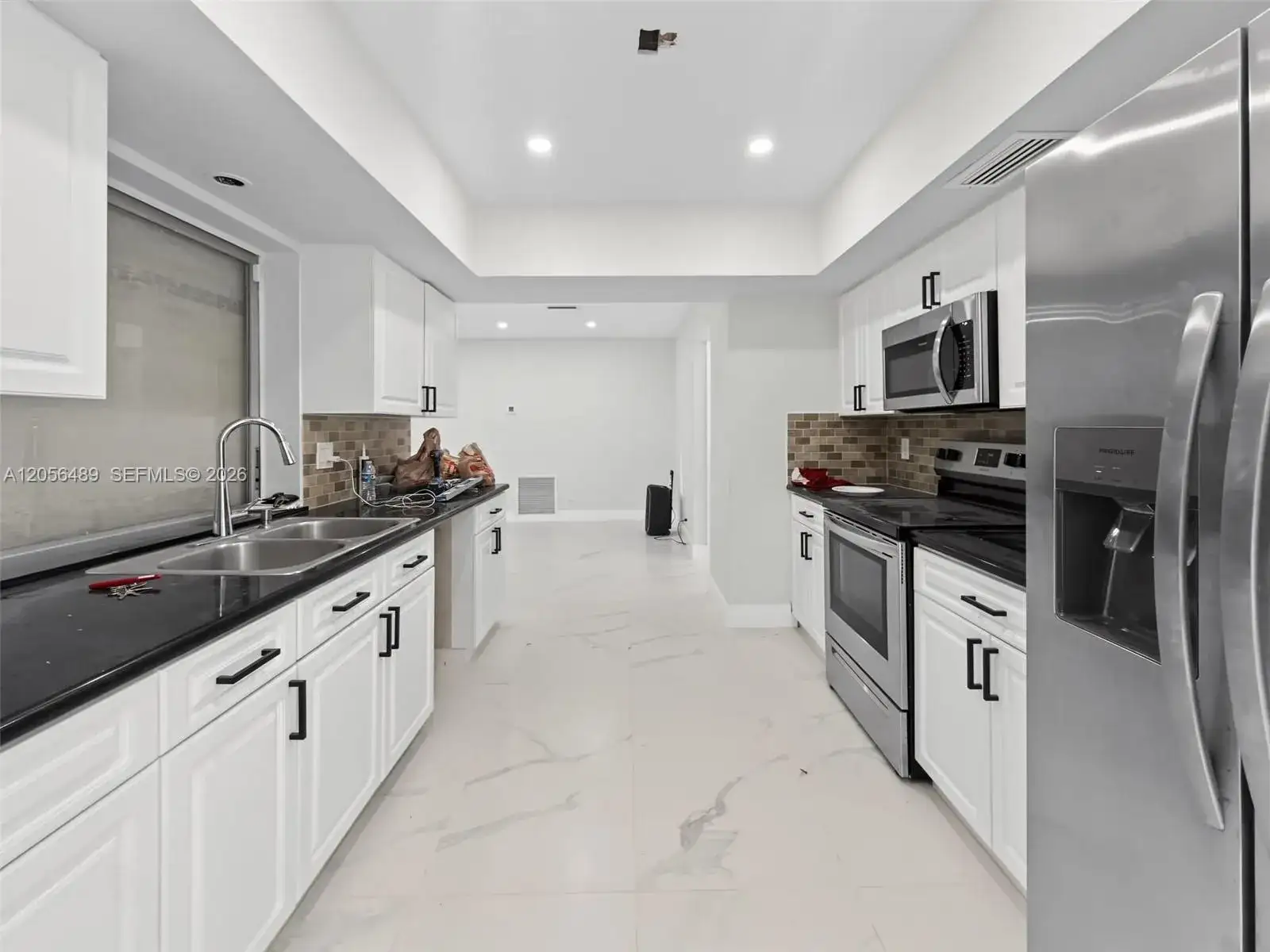 861 NW 72nd Ave, Plantation FL 33317 photo 4