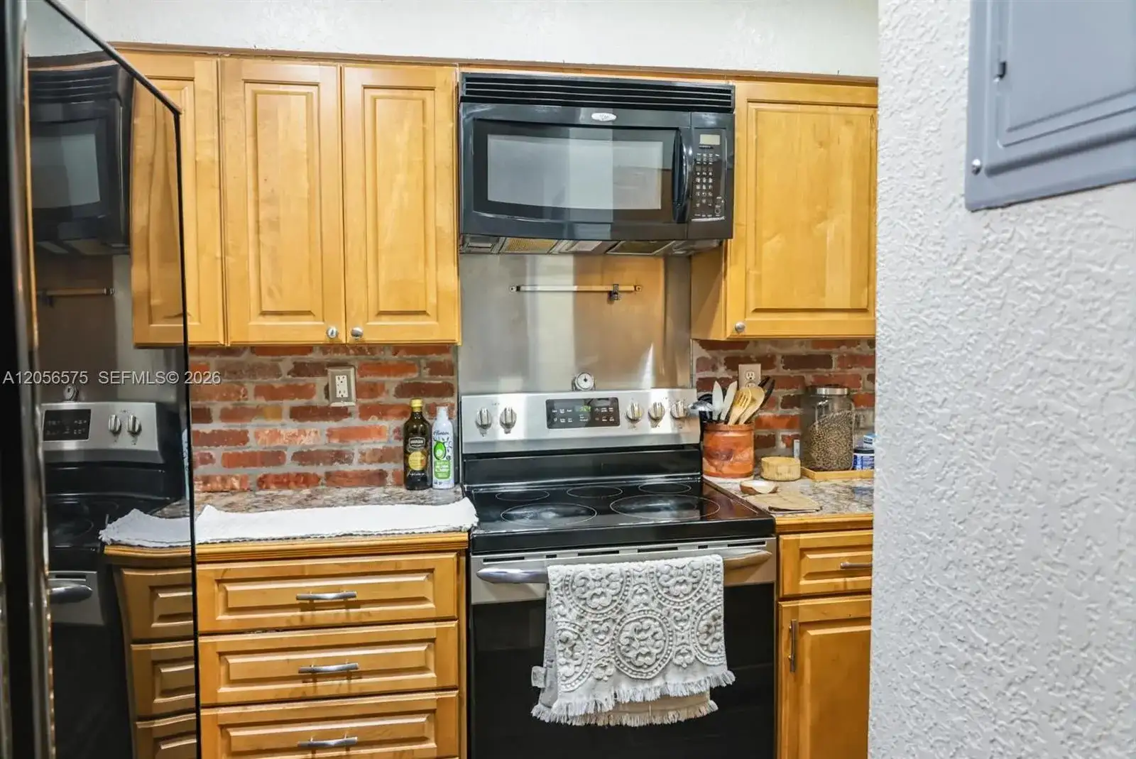 1541 NE 34th Ct # 104, Oakland Park FL 33334 photo 5