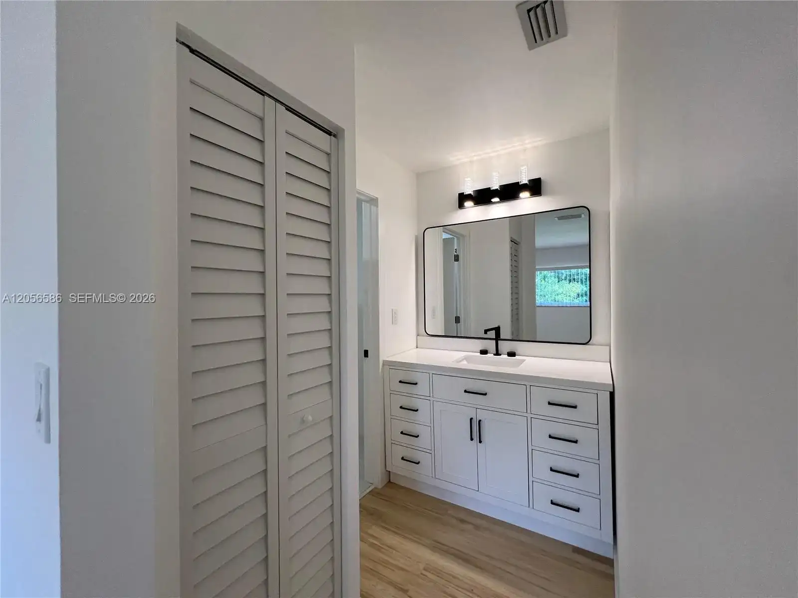 8111 SW 81st Pl, Miami FL 33143 photo 3