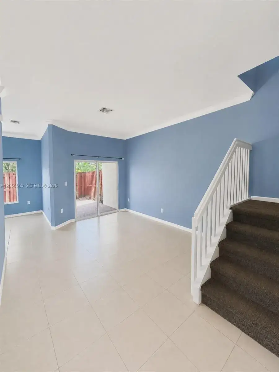 1690 SE 24th Ct, Homestead FL 33035 photo 2