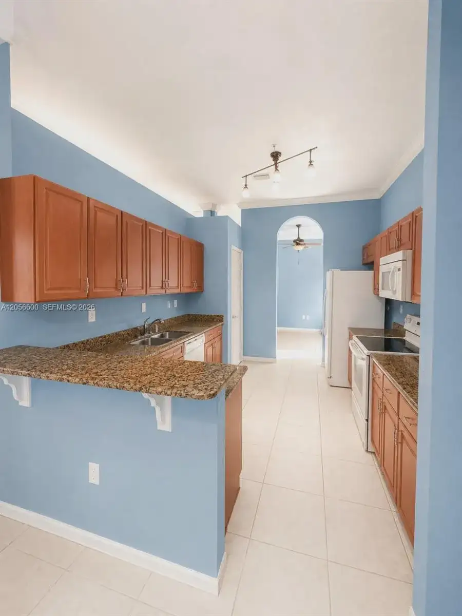 1690 SE 24th Ct, Homestead FL 33035 photo 5