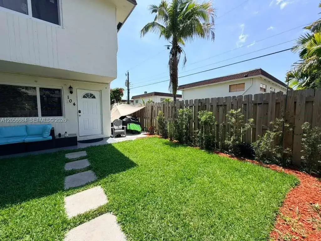 1500 NE 151st St # 104, Miami FL 33162 photo 3
