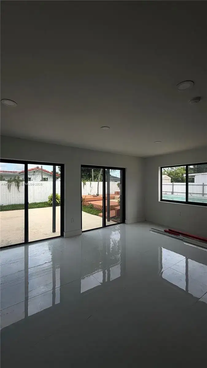 935 SW 72nd Ave, Miami FL 33144 photo 4