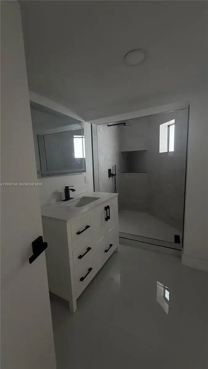 935 SW 72nd Ave, Miami FL 33144 photo 5
