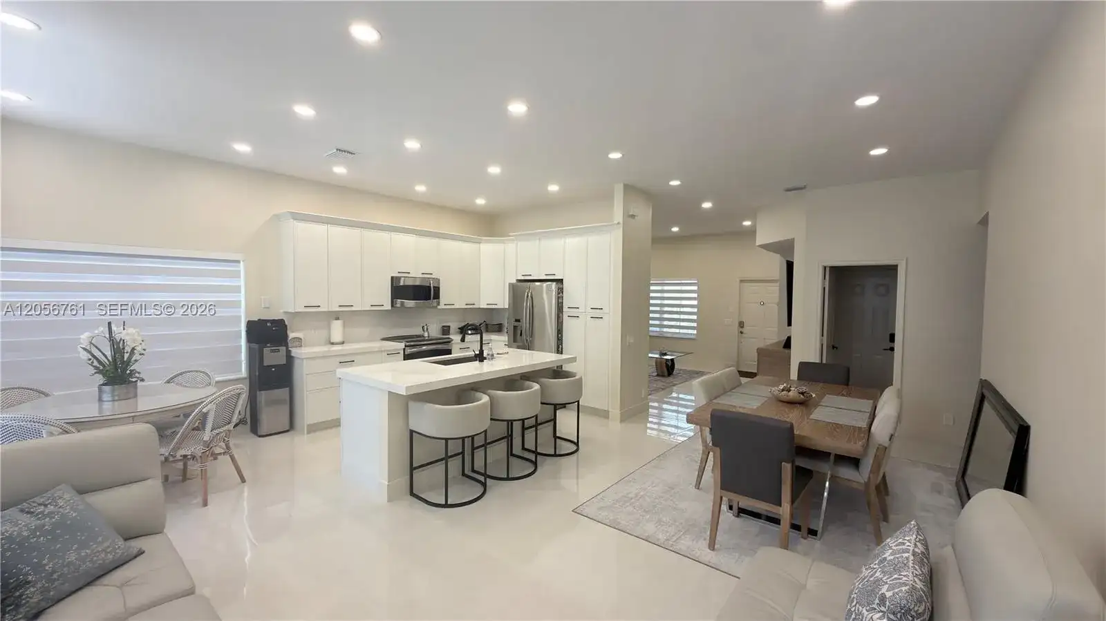 692 Maplewood Ct, Weston FL 33327 photo 4