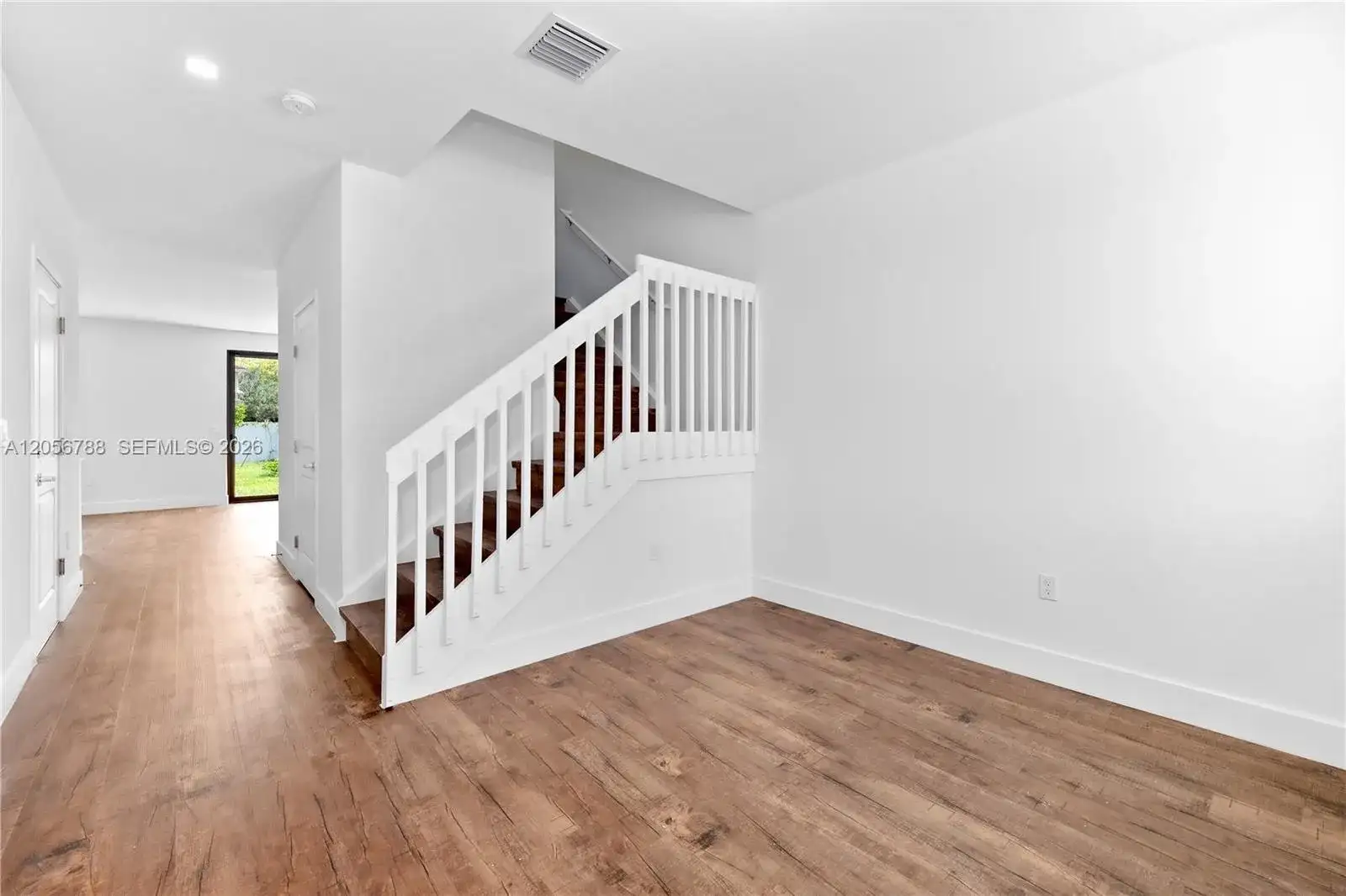 854 SW 1st St, Florida City FL 33034 photo 3