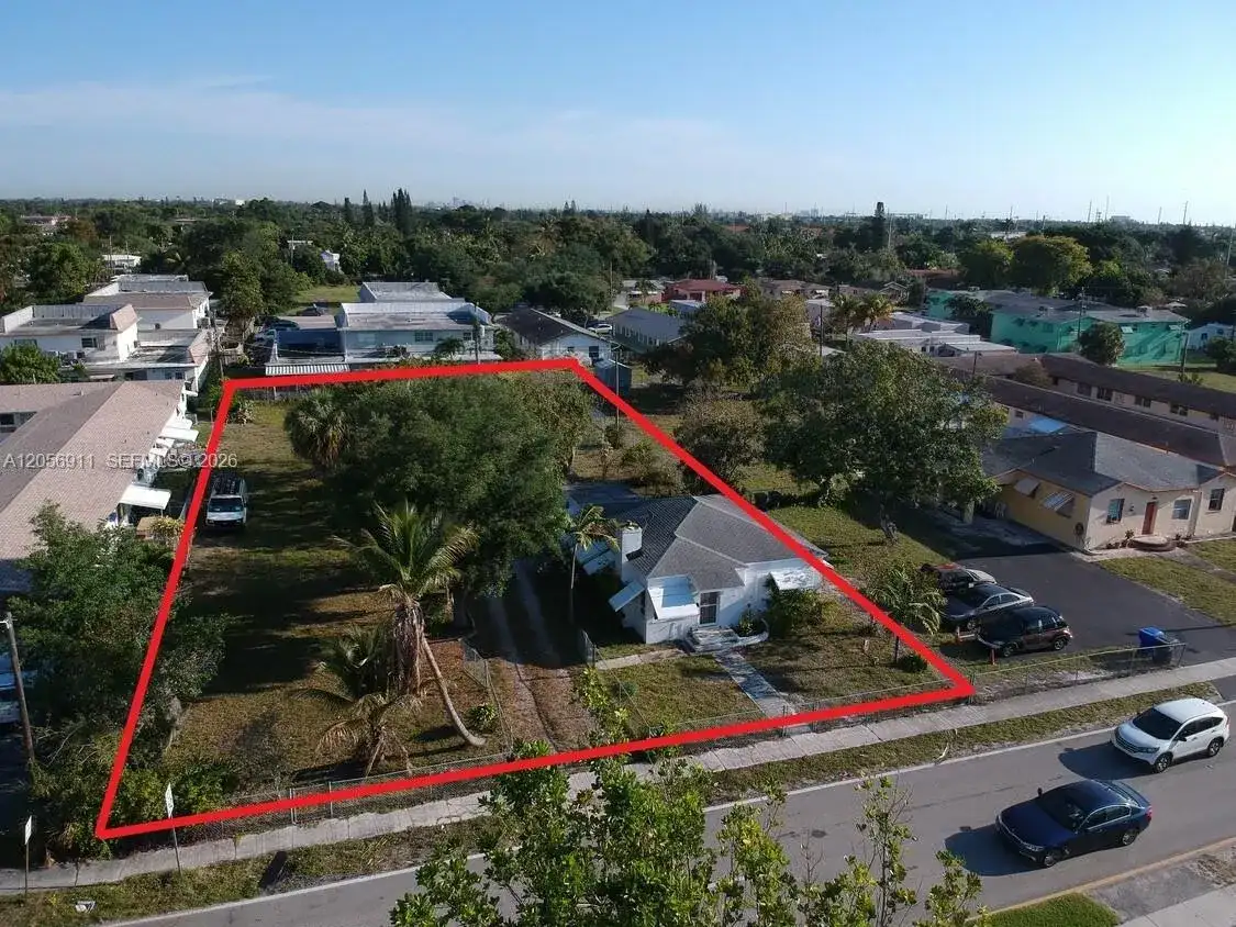 2455 Polk St, Hollywood FL 33020 photo 3
