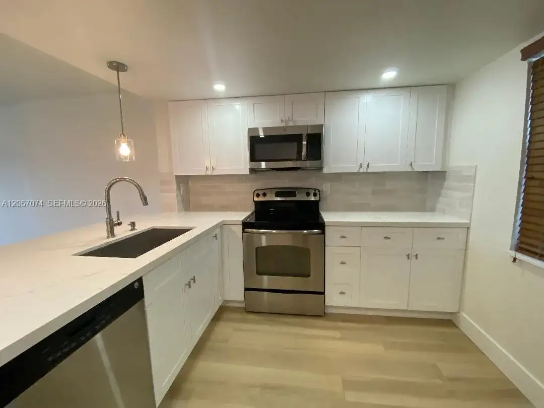 401 SE 3rd St # 405, Dania Beach FL 33004 photo 4