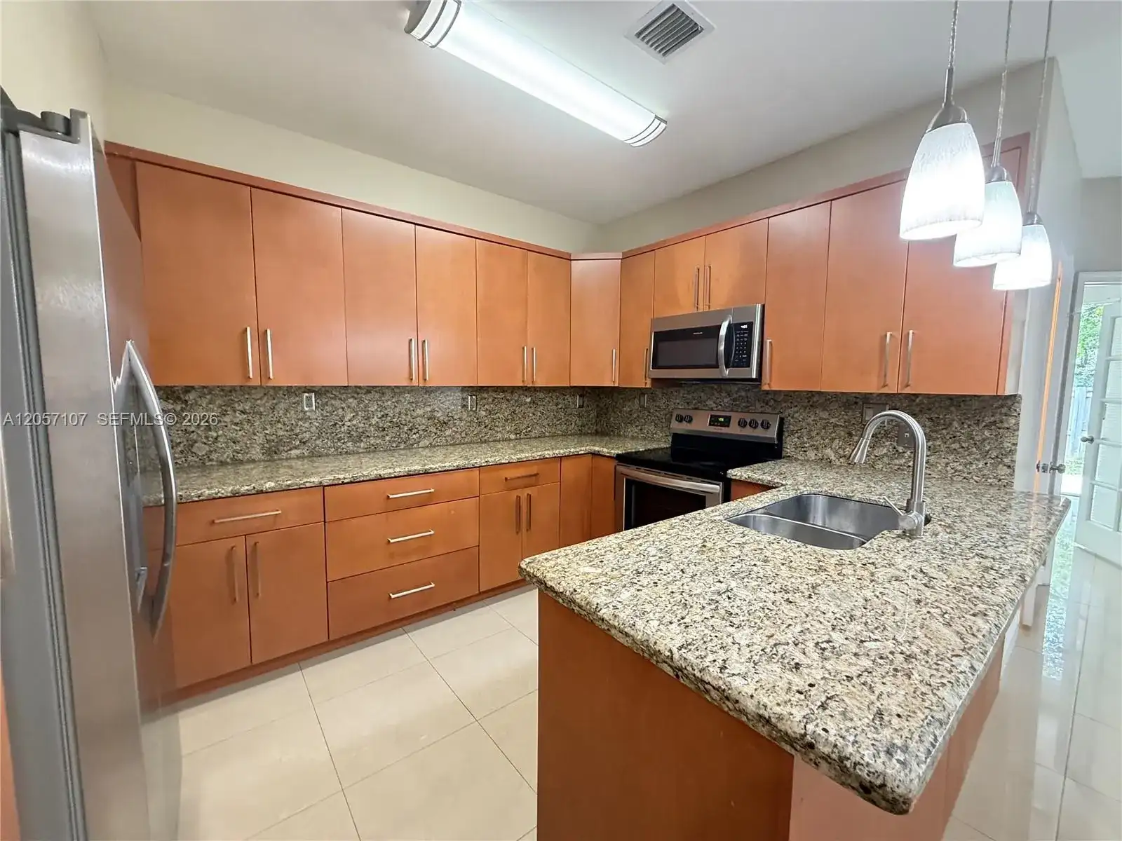 7663 N Southwood Cir, Davie FL 33328 photo 2
