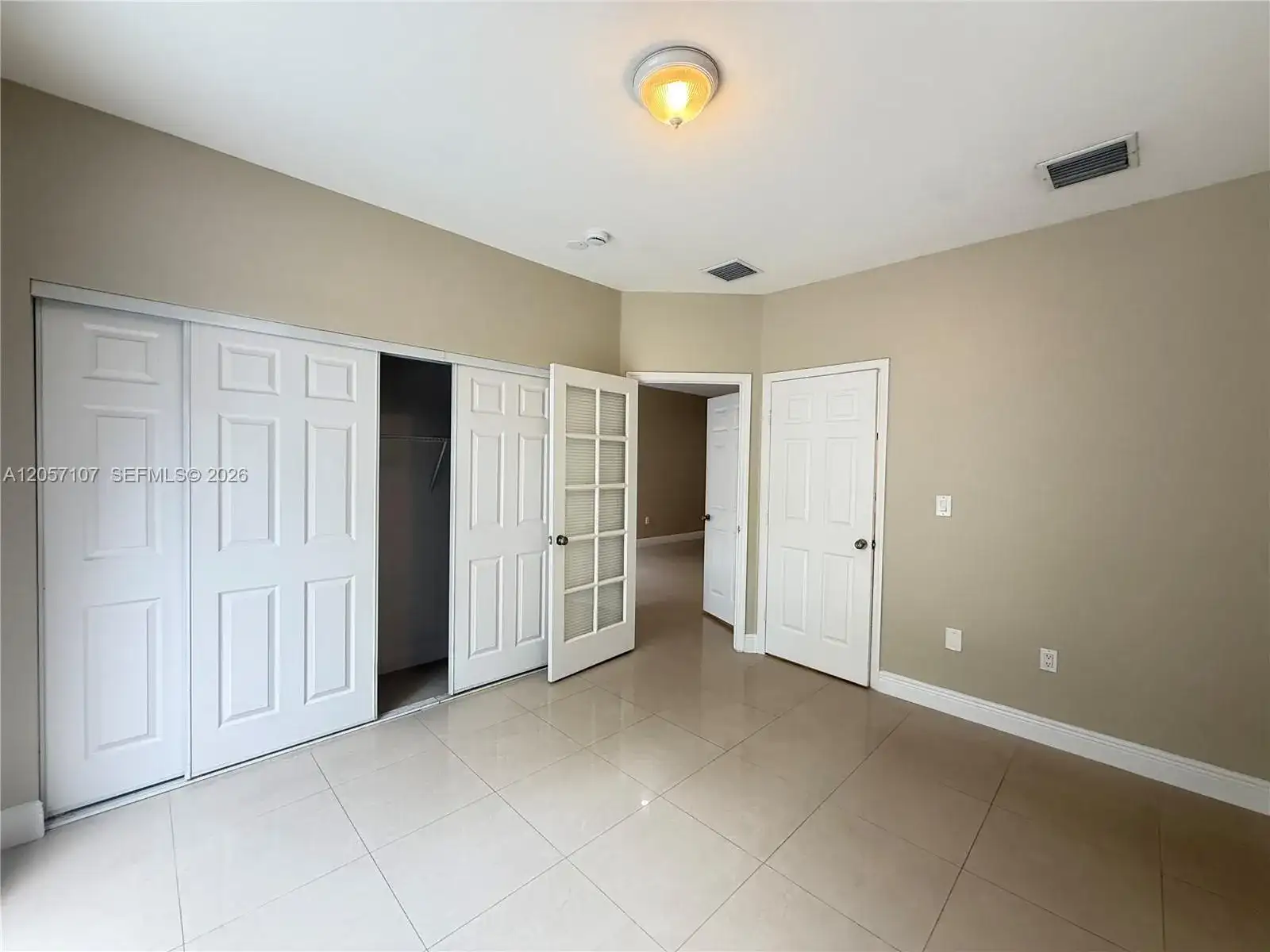 7663 N Southwood Cir, Davie FL 33328 photo 3