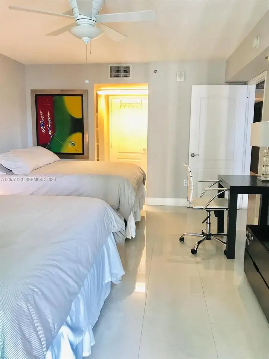 1200 Brickell Bay Dr # 2418, Miami FL 33131 photo 4