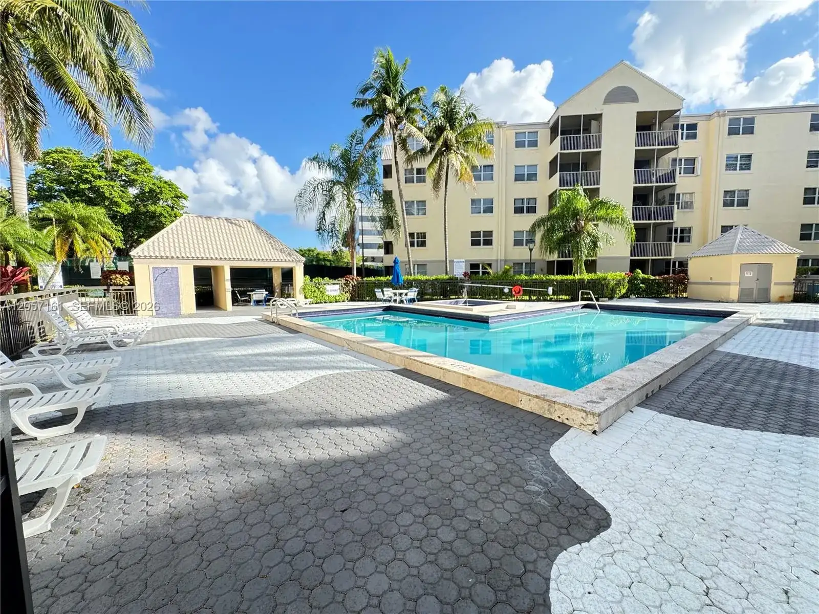 8205 Lake Dr # 401, Doral FL 33166 photo 3