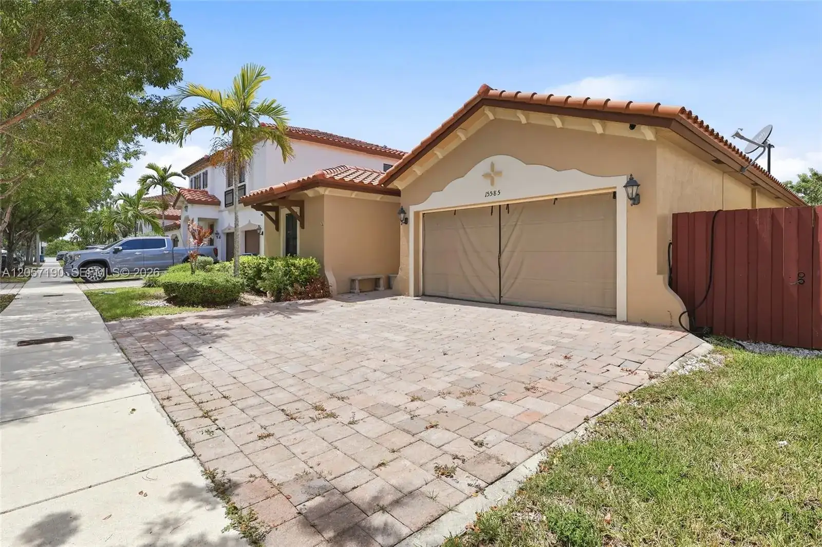 15585 SW 176th Ter, Miami FL 33187 photo 2