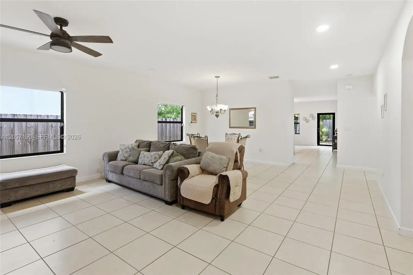 15585 SW 176th Ter, Miami FL 33187 photo 4