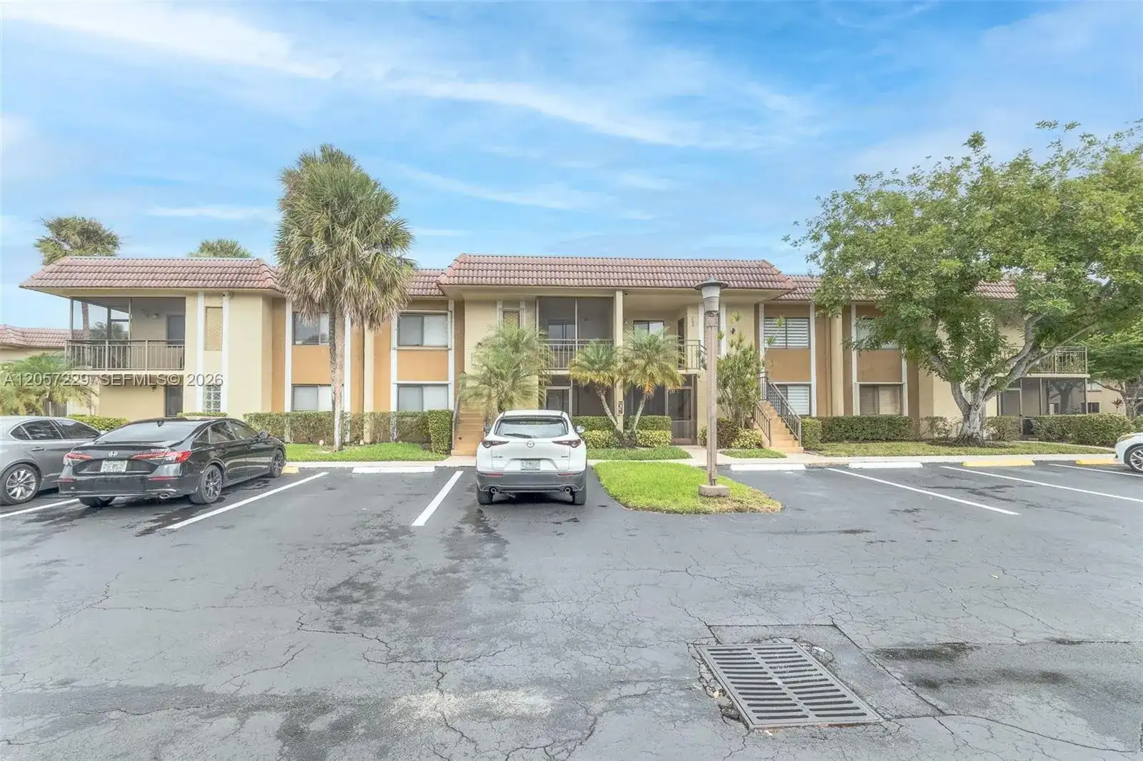 325 Lakeview Dr # 102, Weston FL 33326 photo 2