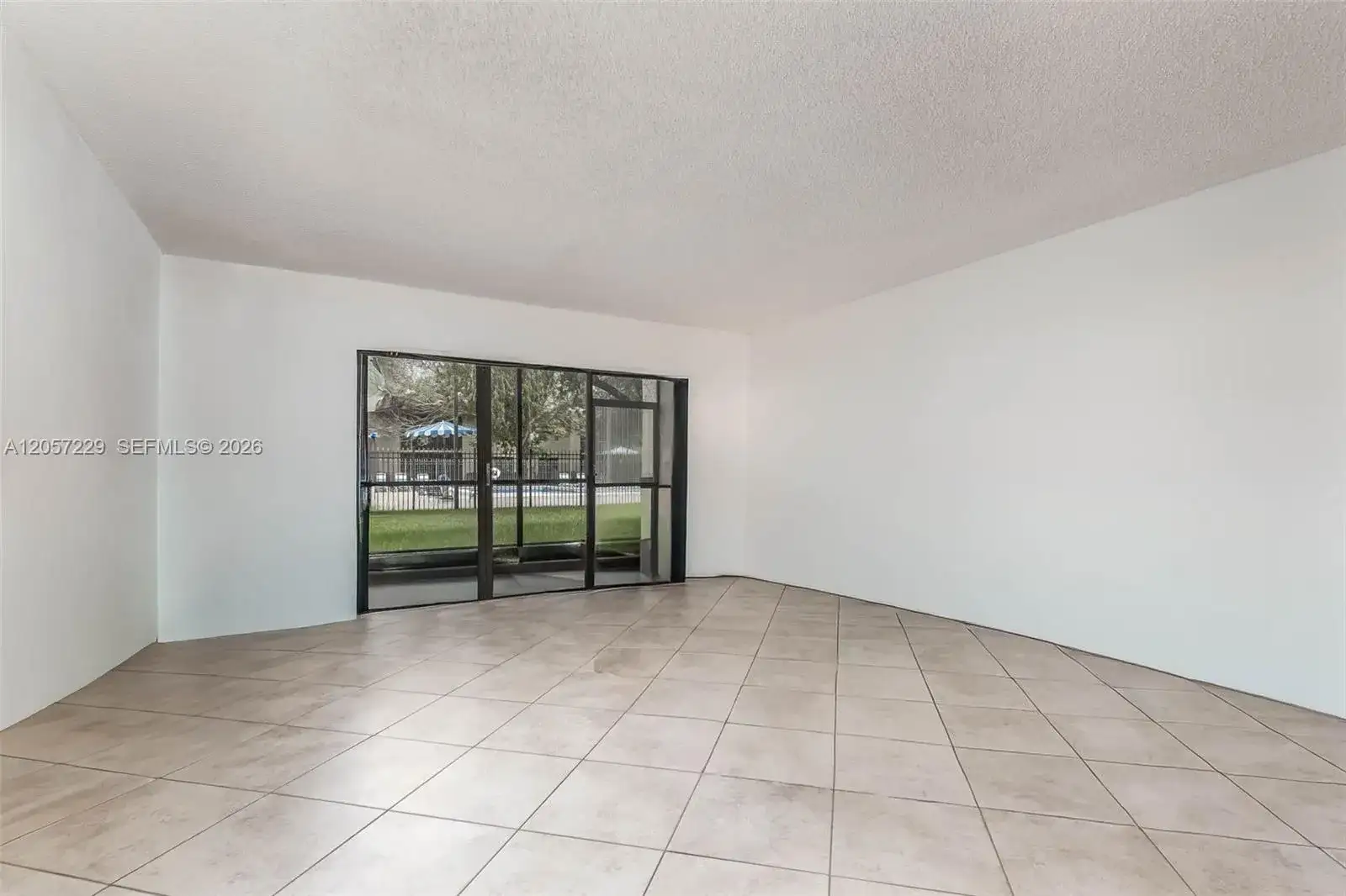 325 Lakeview Dr # 102, Weston FL 33326 photo 5