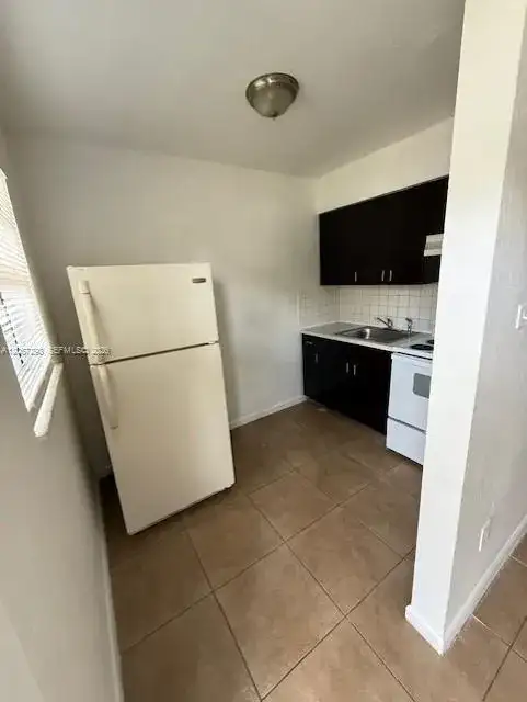 2554 NW 14th St # 3, Fort Lauderdale FL 33311 photo 3