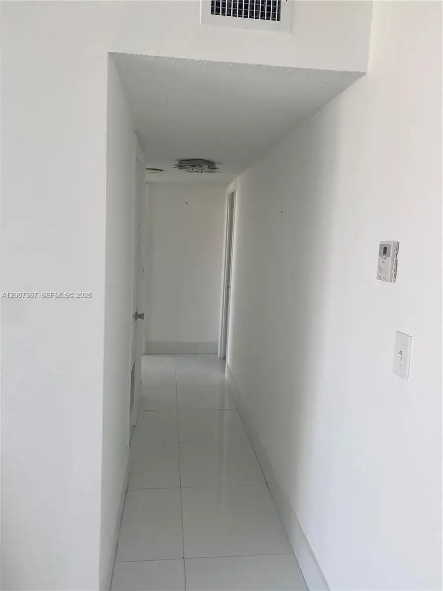 2780 NE 183rd St # 909, Aventura FL 33160 photo 2
