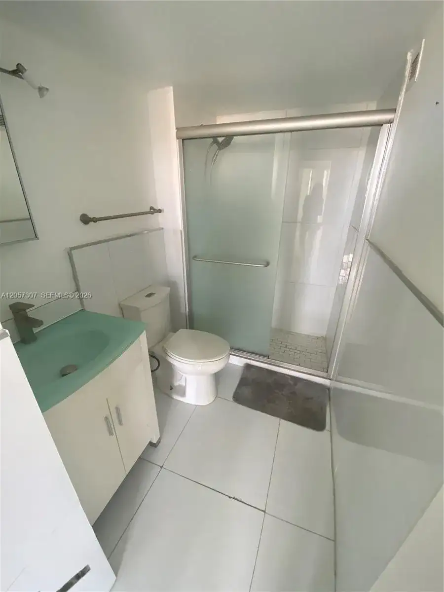 2780 NE 183rd St # 909, Aventura FL 33160 photo 3