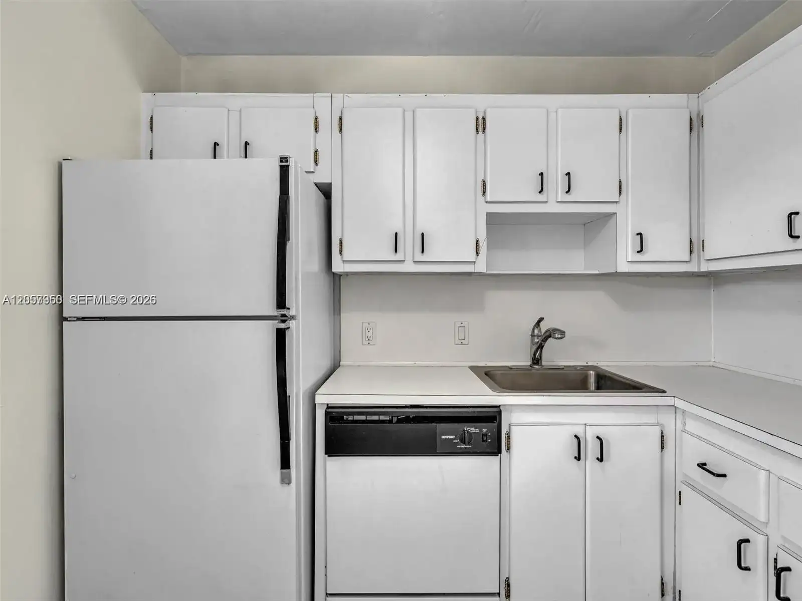 20500 W Country Club Dr # 203, Aventura FL 33180 photo 4