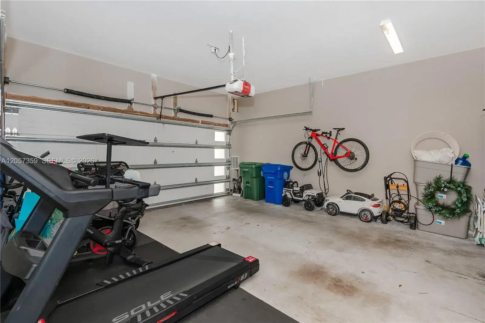 1066 NE 35th St, Oakland Park FL 33334 photo 2