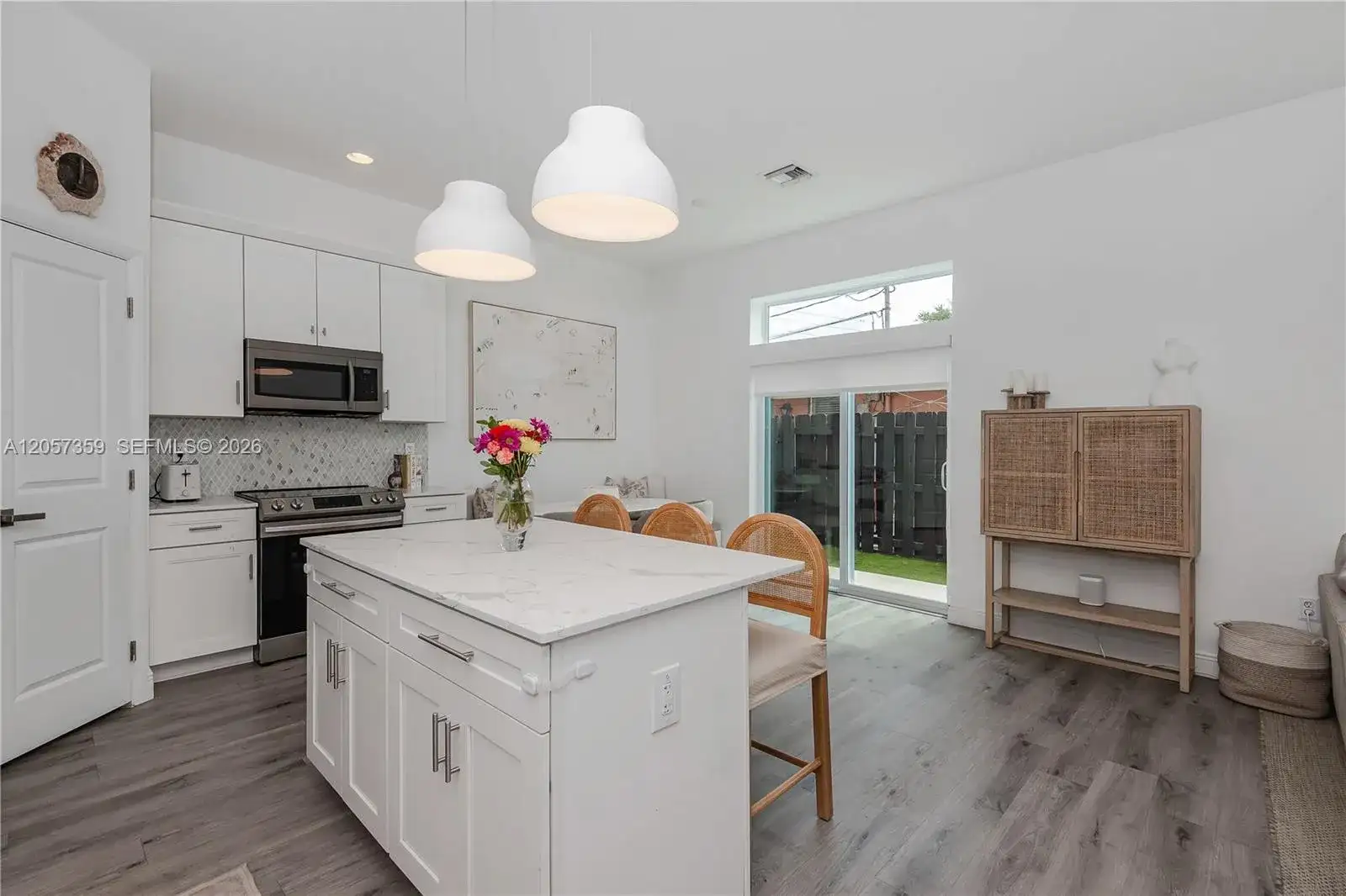 1066 NE 35th St, Oakland Park FL 33334 photo 4