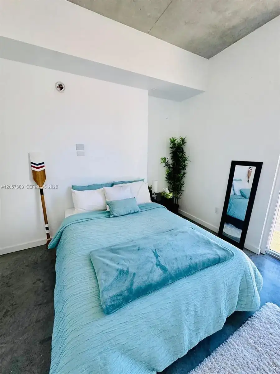151 SE 1st St # 2102, Miami FL 33131 photo 3