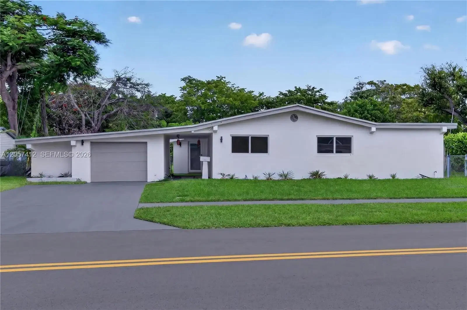 5715 Jackson St, Hollywood FL 33023 photo 3