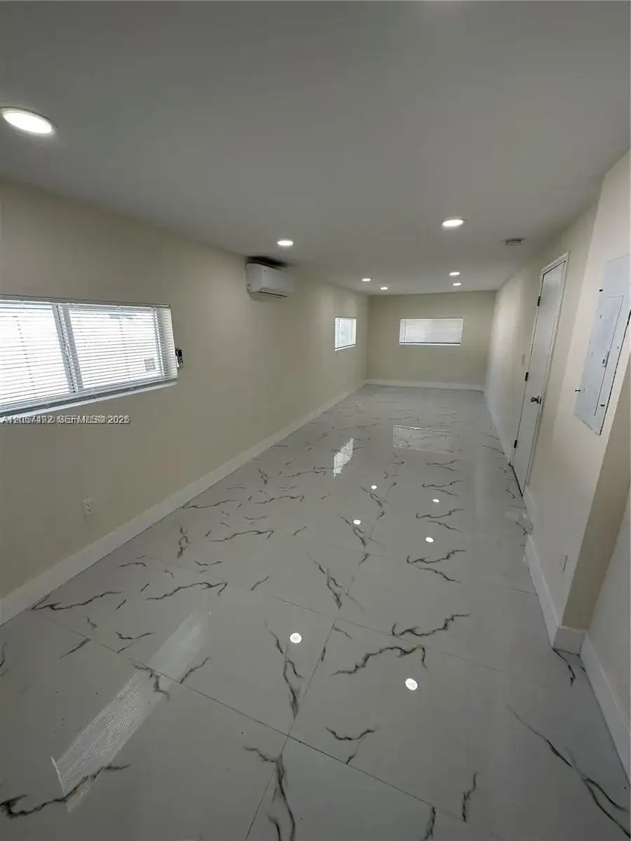 5820 Atlanta St, Hollywood FL 33021 photo 4