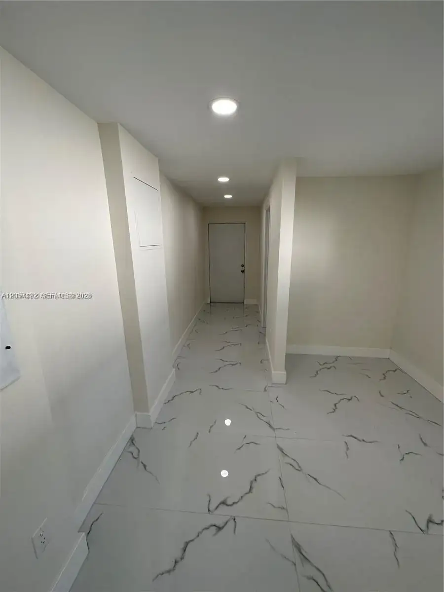5820 Atlanta St, Hollywood FL 33021 photo 5