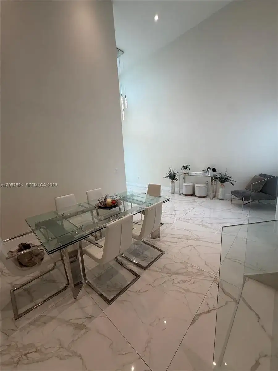 10218 NW 76th Ter, Doral FL 33178 photo 5