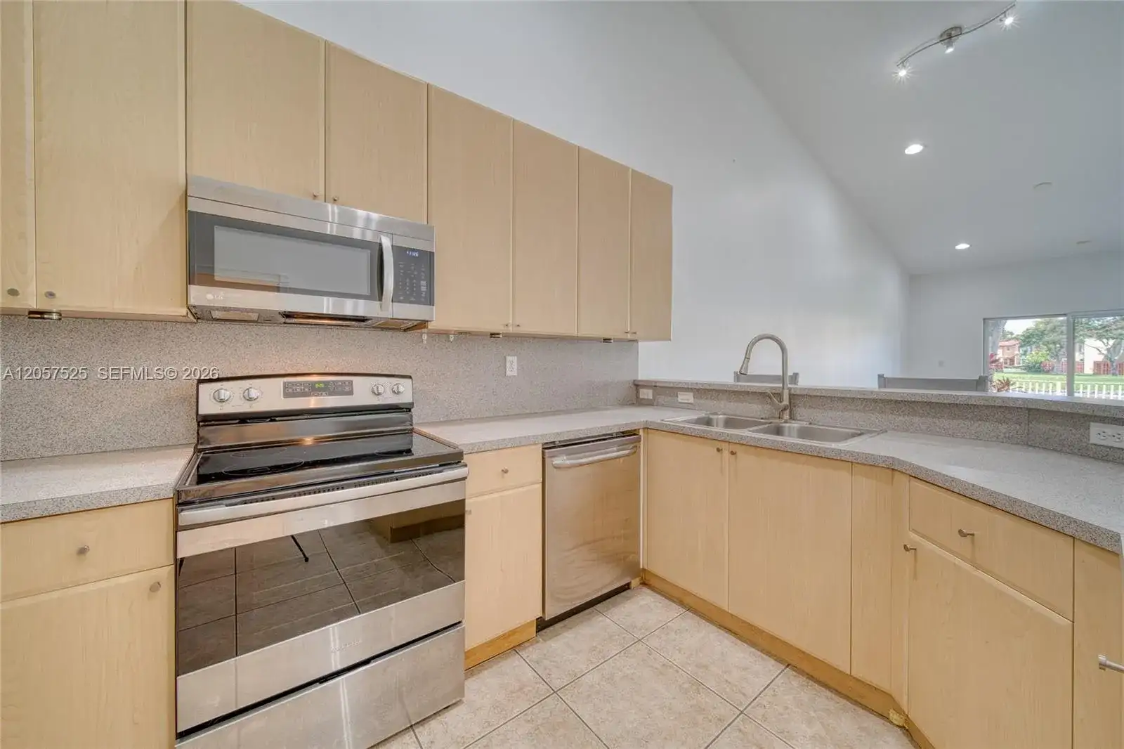3365 NE 11th Dr # 3365, Homestead FL 33033 photo 4