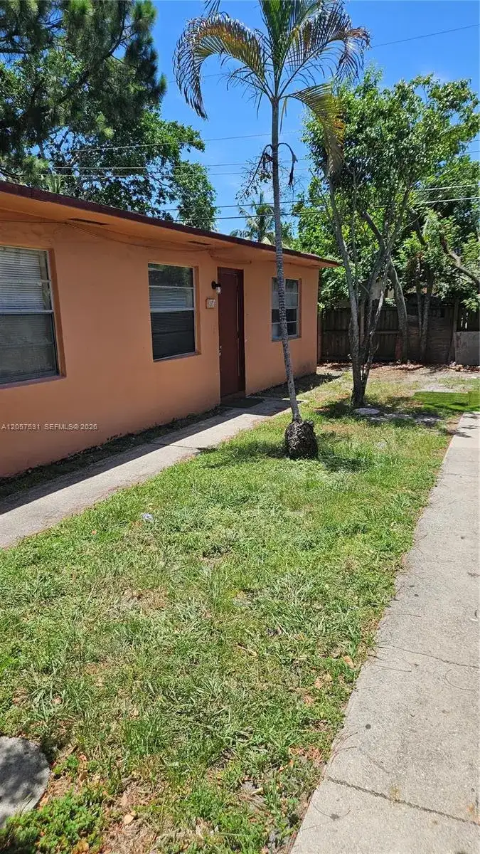 850 SW 6th Ct # 3, Pompano Beach FL 33060 photo 2