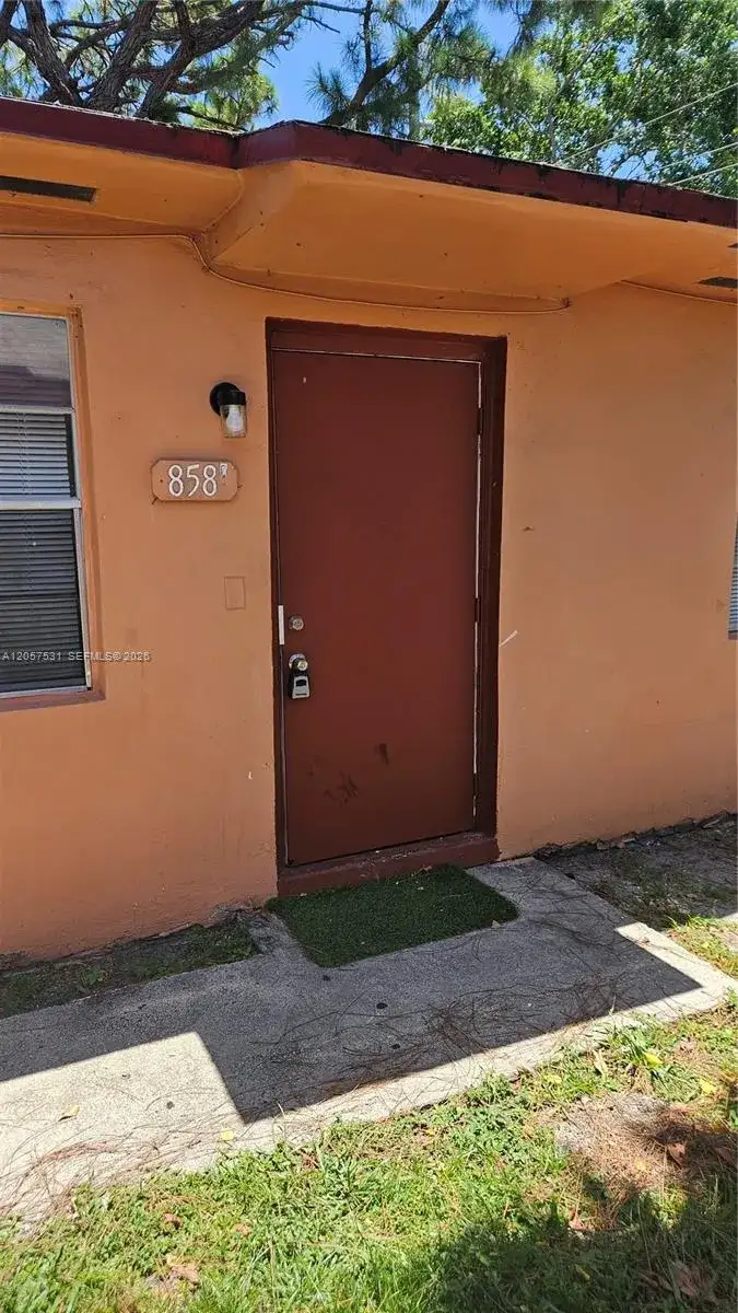850 SW 6th Ct # 3, Pompano Beach FL 33060 photo 3