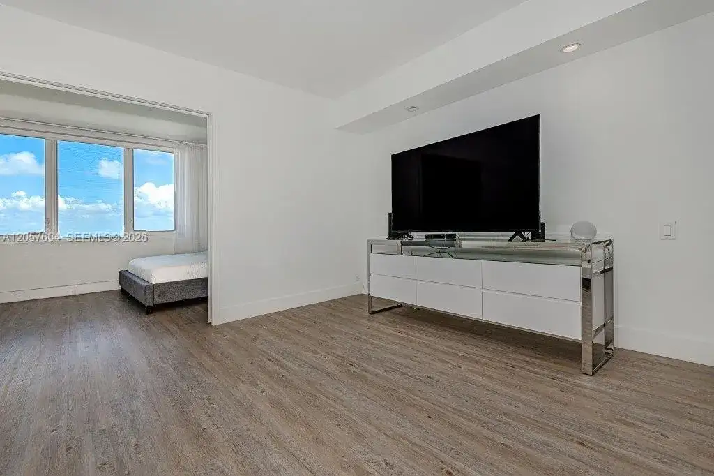 2301 Collins Ave # 1528, Miami Beach FL 33139 photo 4