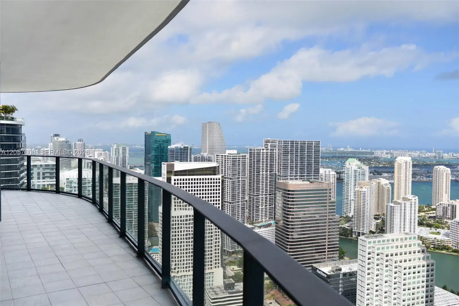 1000 Brickell Plaza, Miami FL 33131 photo 2