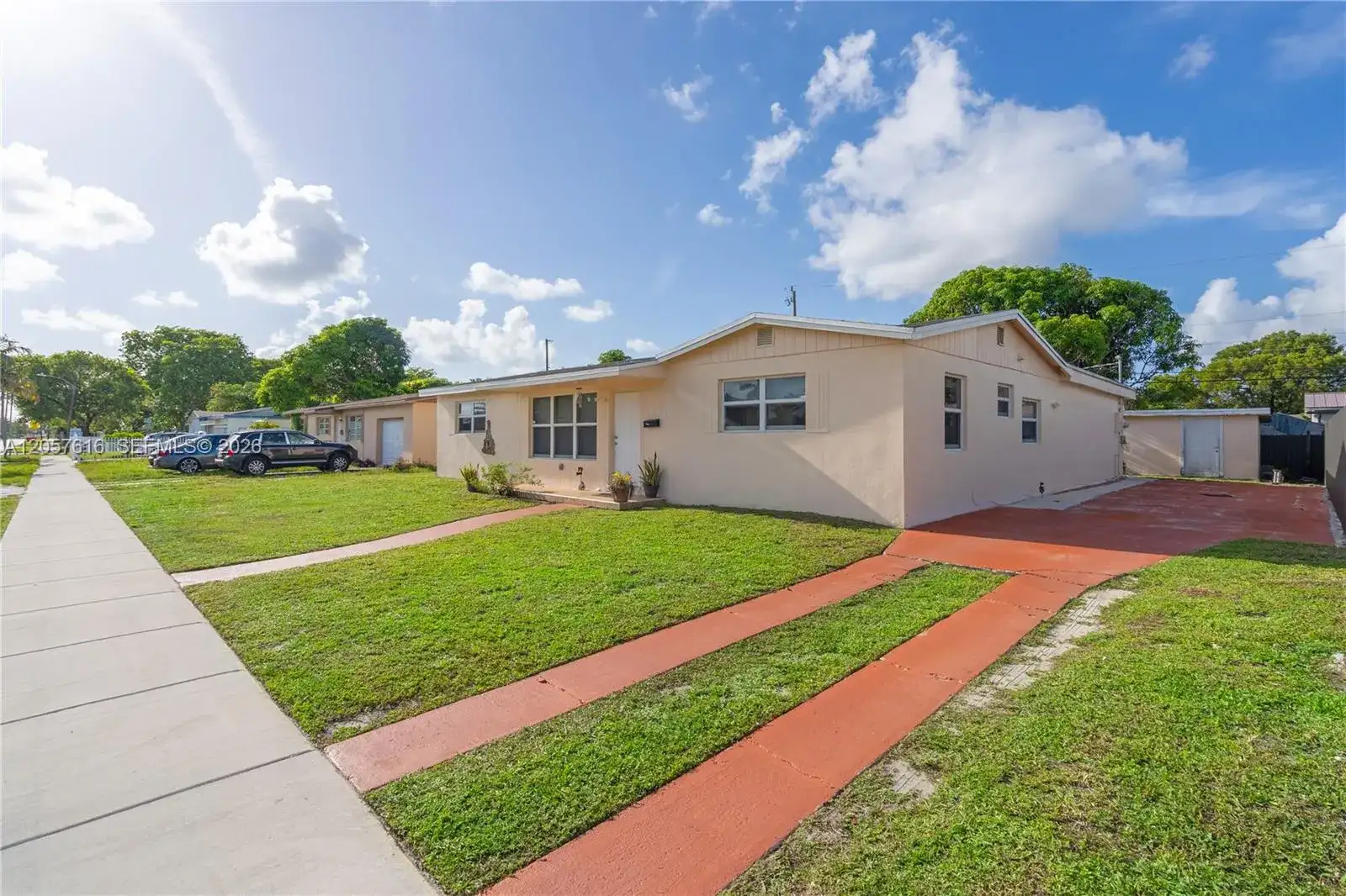 1420 NW 195th St, Miami Gardens FL 33169 photo 2