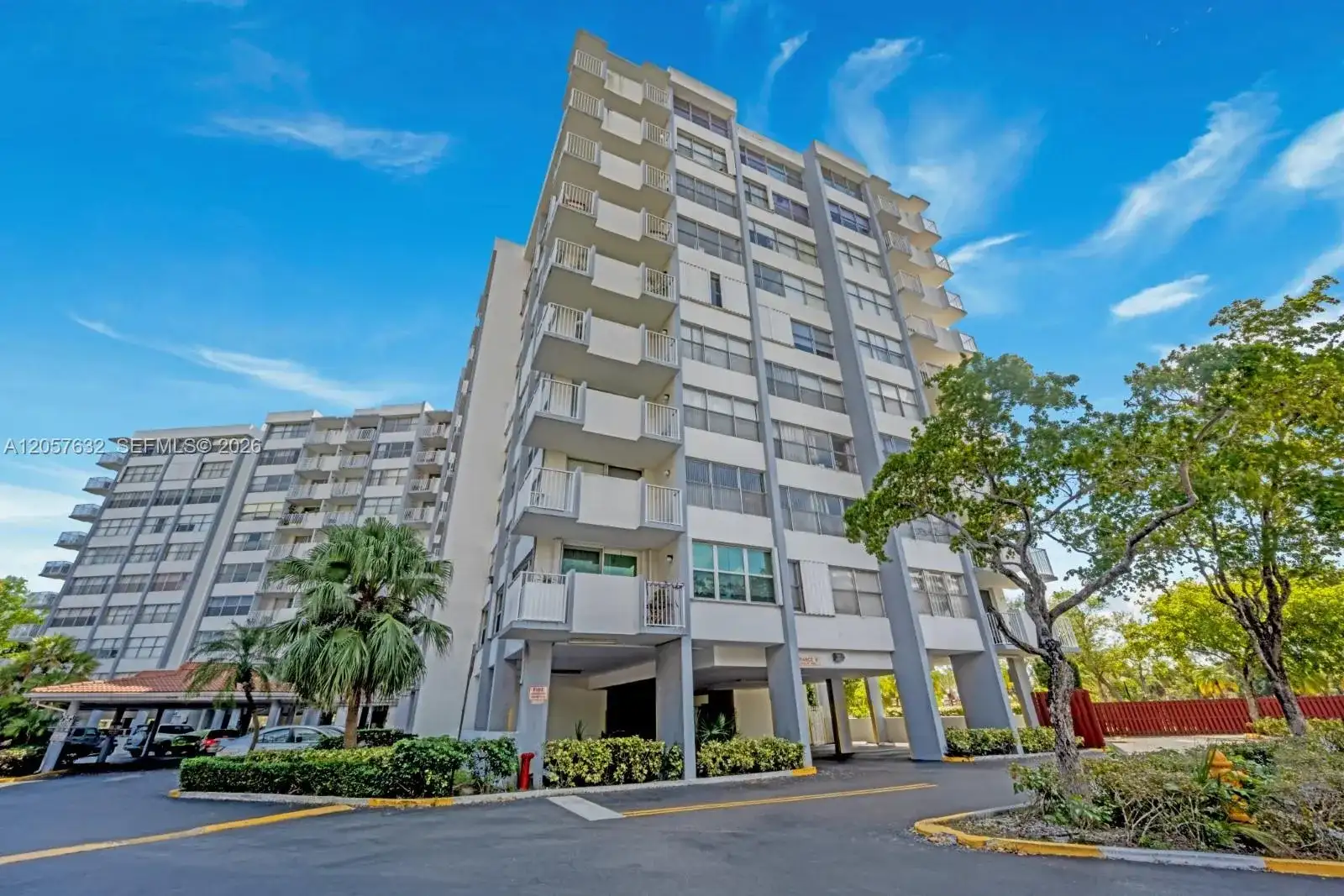 1300 NE Miami Gardens Dr # 621E, Miami FL 33179 photo 3