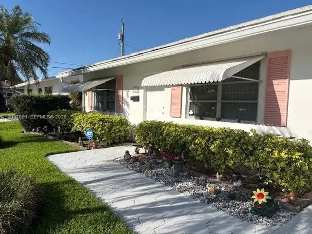 5405 NW 23rd Ter, Tamarac FL 33309 photo 2