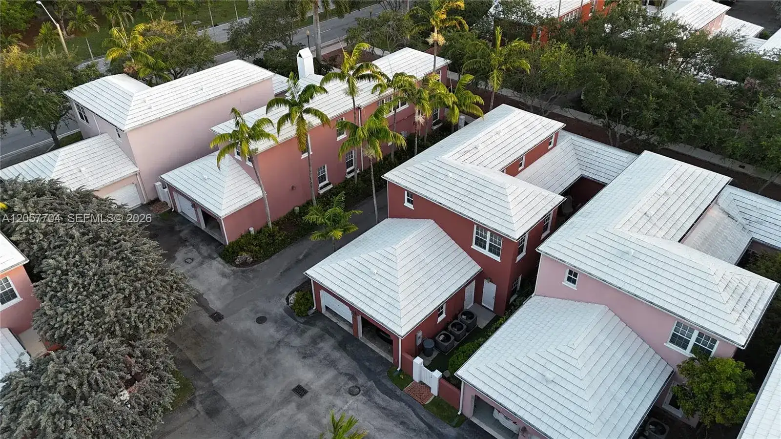 540 Loretto Ave # 19, Coral Gables FL 33146 photo 2