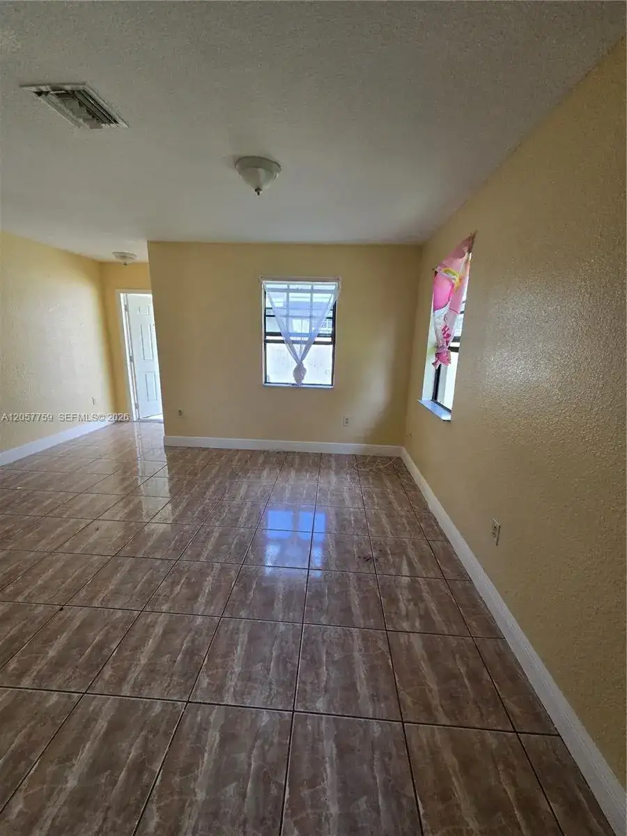 311 NW 97th St # 311, Miami FL 33150 photo 2