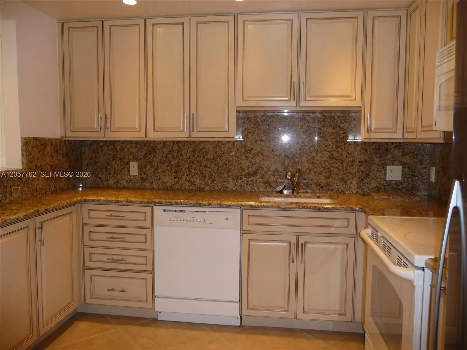 18071 Biscayne Blvd # 603, Aventura FL 33160 photo 2