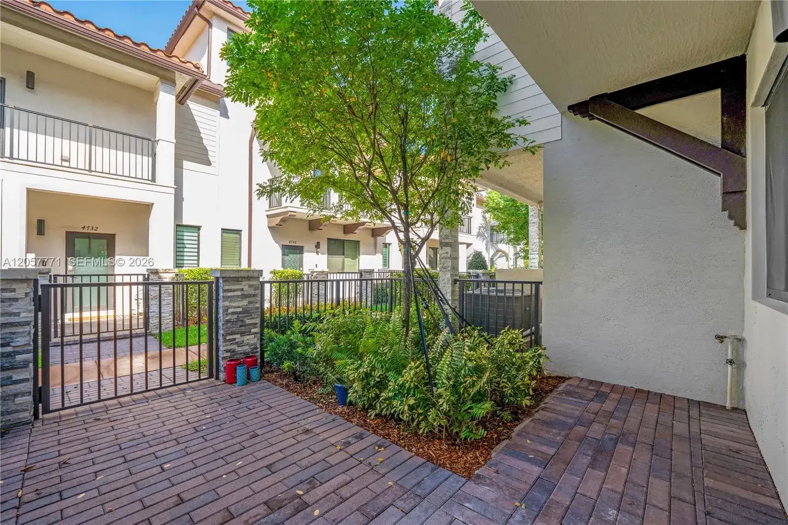 4733 NW 83rd Pkwy, Doral FL 33166 photo 2