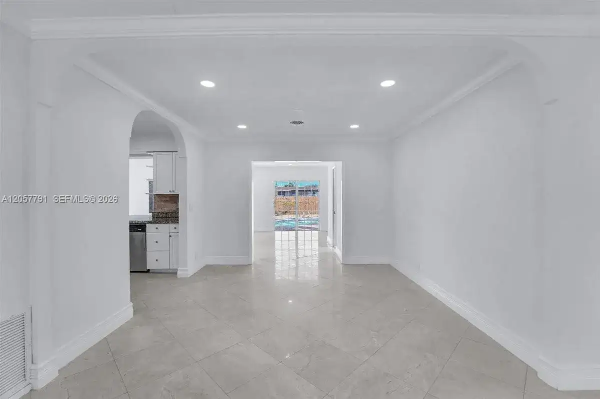 2005 N 36th Ave, Hollywood FL 33021 photo 4