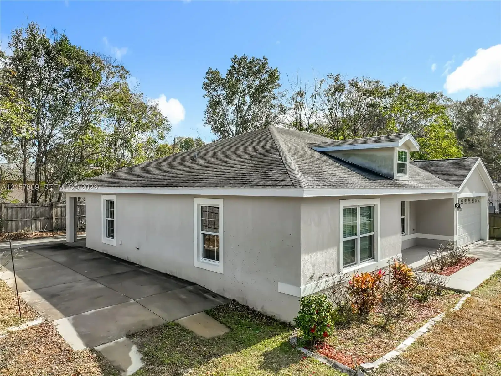 608 Masters Ave, Wildwood FL 34785 photo 2