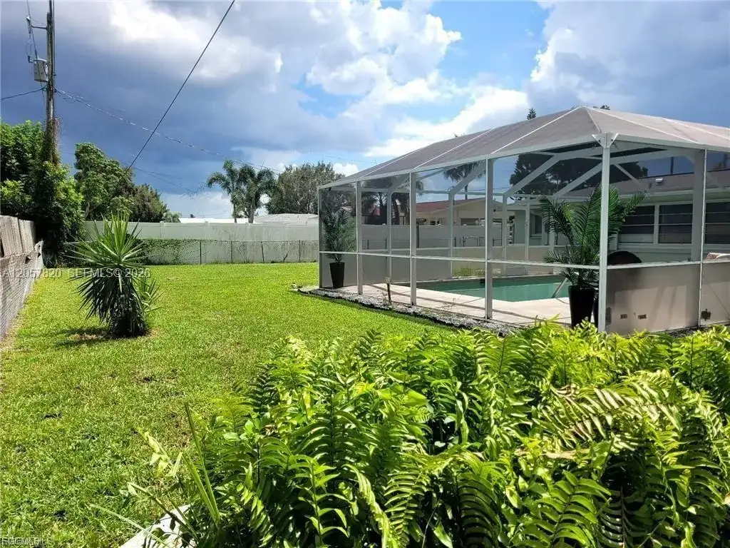 2705 SE 17TH AVE, Cape Coral FL 33904 photo 4