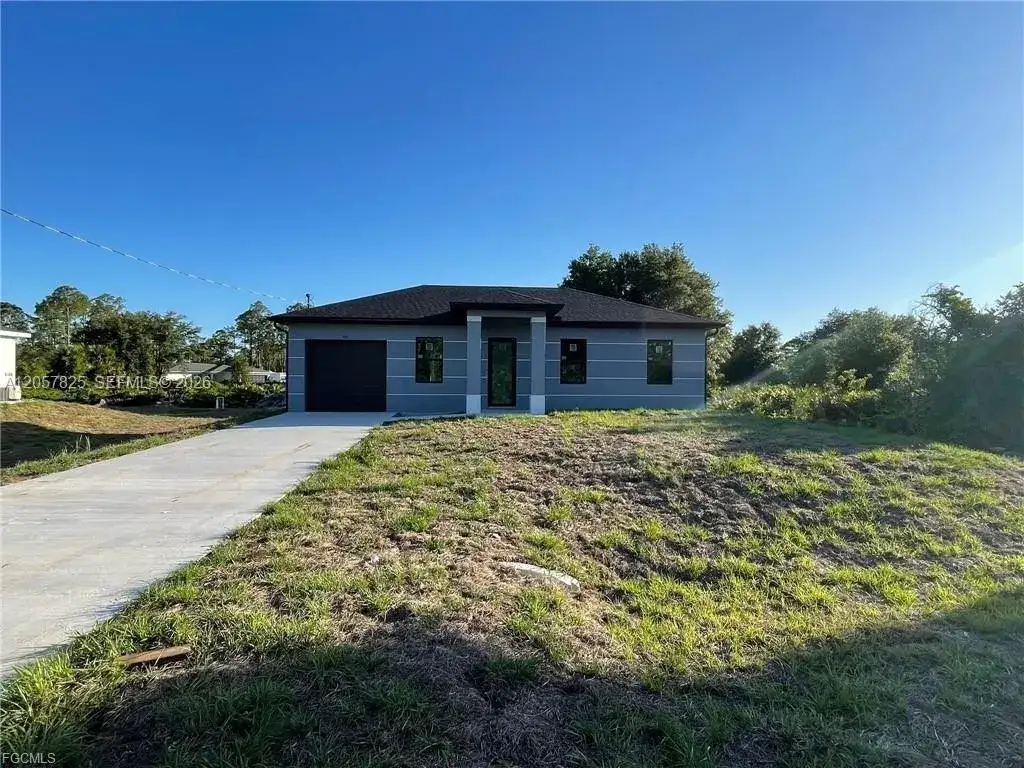 707 LEDGE ST, Lehigh Acres FL 33972 photo 2