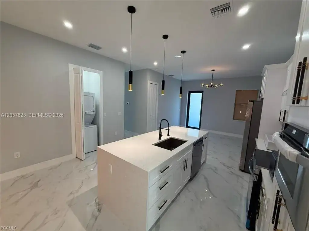 707 LEDGE ST, Lehigh Acres FL 33972 photo 5